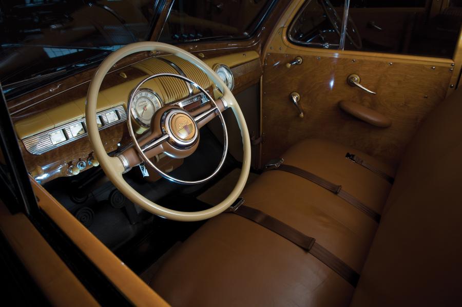  Ford Super DeLuxe Station Wagon 1942 года  (фото 8 из 31)